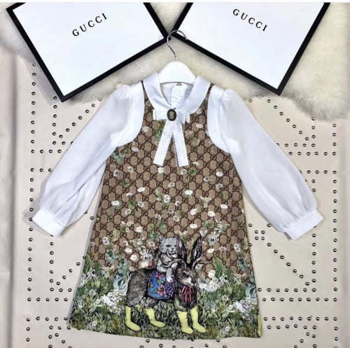 فستان قوتشي مزين ببروش