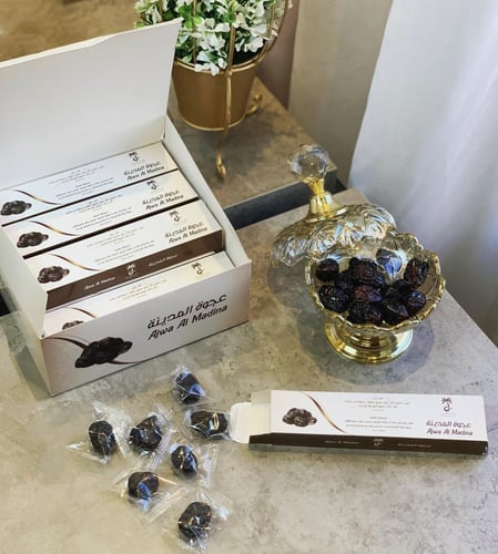 بوكس عجوة المدينة 12 عبوة سادة