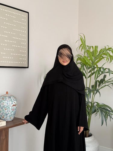Classic ( عباية نص كلوش سادة )