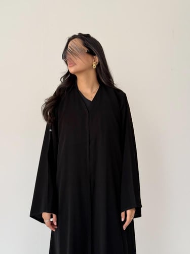 Classic ( عباية نص كلوش سادة )