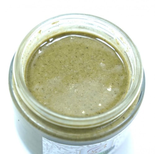 خلاصة المورينجا صنفرة طبيعية وعضوية 100%