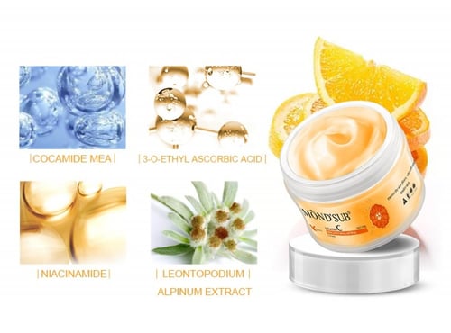 كريم الوجه بفيتامين سي للترطيب طويل الامد من موند...