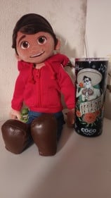 دمية ميغيل مع قناع