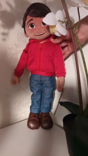 دمية ميغيل مع قناع