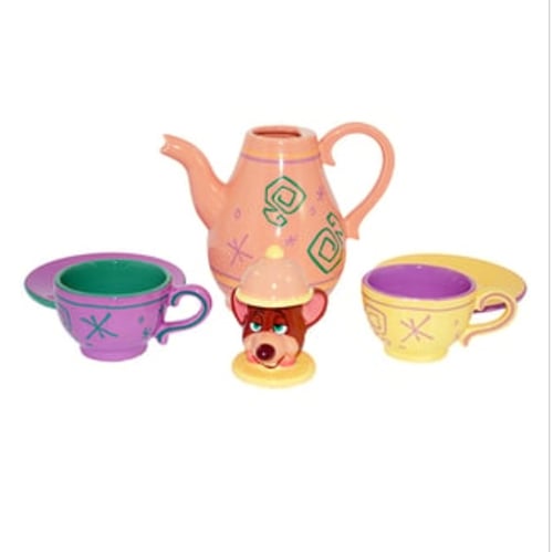 طقم شاي اليس في بلاد العجائب