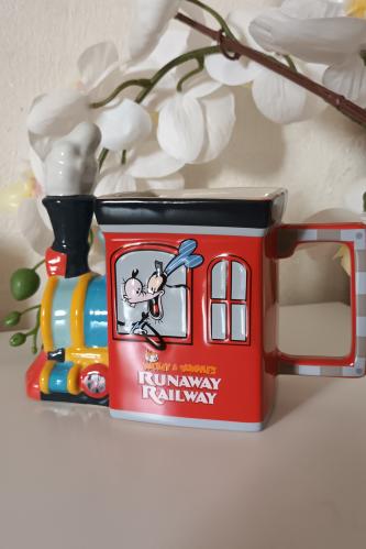 كوب القطار بشخصية بلوتو