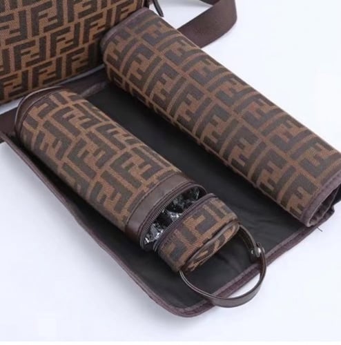 شنطة فيندي للمواليد