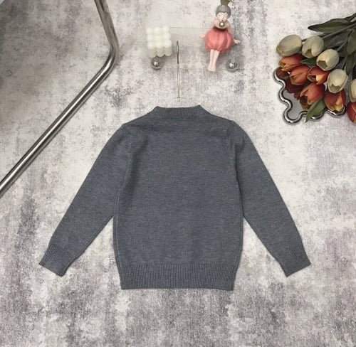 بلوزة برادا صوف