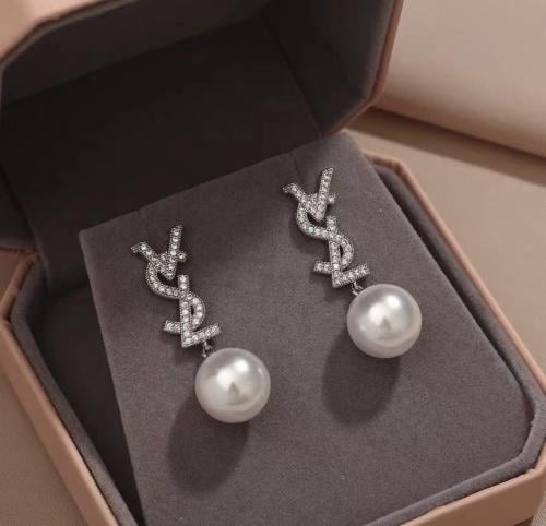 حلق سان لوران فضي بفصوص