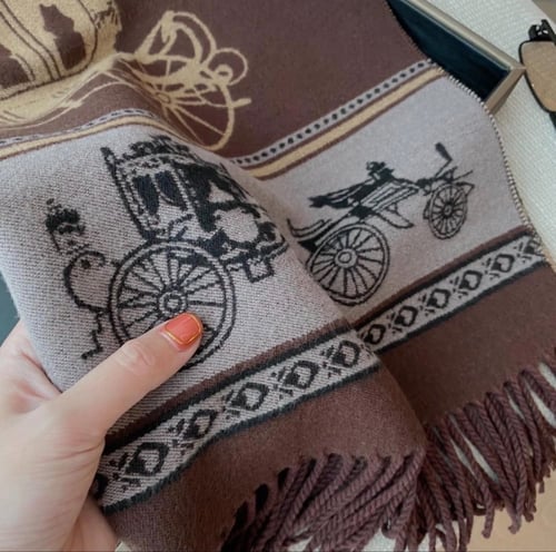 سكارف هيرمز بعدة الوان