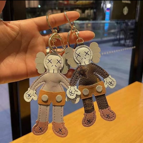 ميدالية لويس فيتون لون بني