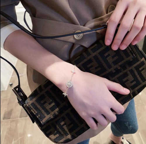 سوارة فان كليف