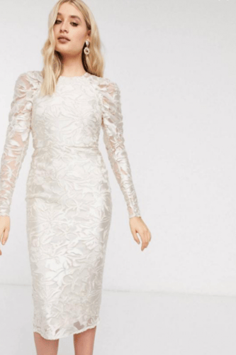 فستان طويل فخم سكري