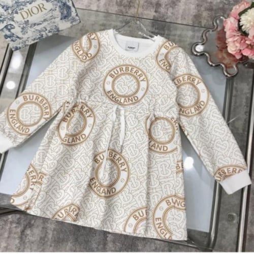 فستان بيربري ربيعي فخم