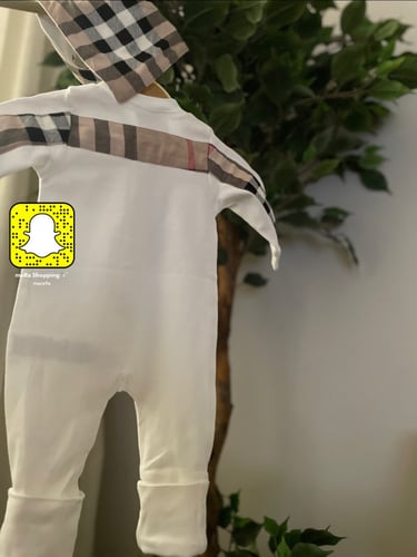 طقم بيربري مع صدرية للجنسين