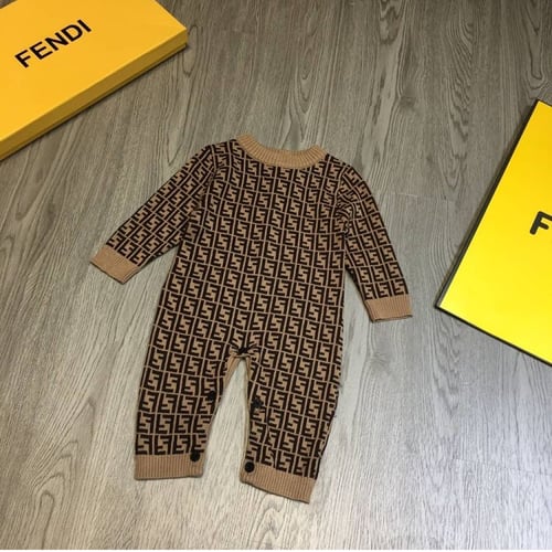 طقم فيندي صوف ناعم