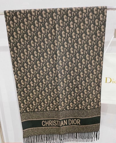 سكارف ديور فخم