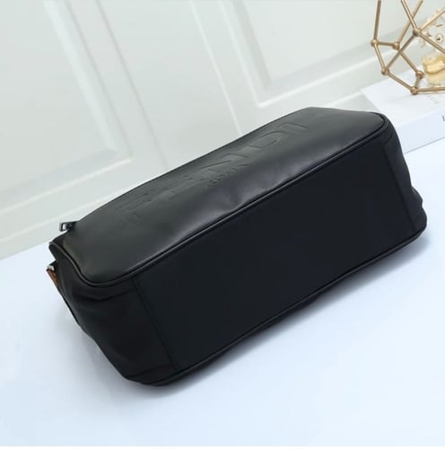 شنطة فيندي للمواليد