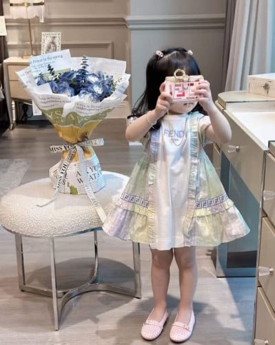 فستان فيندي انيق بألوان زاهية