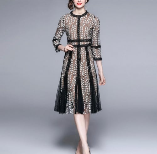 فستان فخم دانتيل