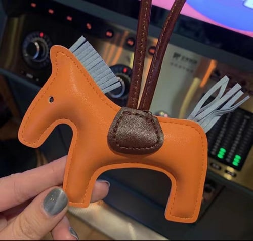 تعليقات هيرمز ملونه