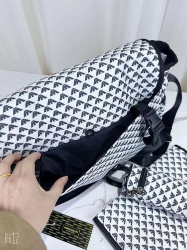 شنطة ارماني فخمة