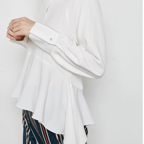 بلوزة نسائية بموديل فخم