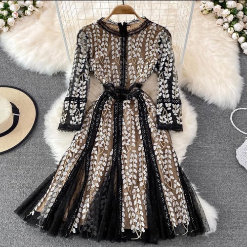 فستان فخم دانتيل