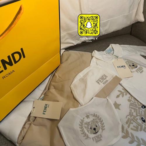 طقم فيندي كامل طبق الأصل مع الكيس