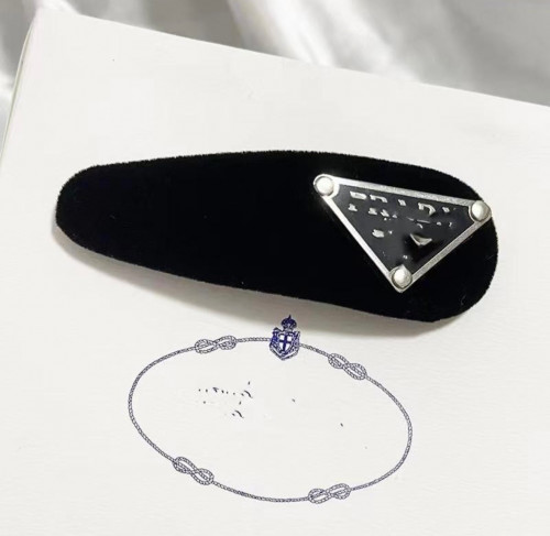 اكسسوار شعر برادا