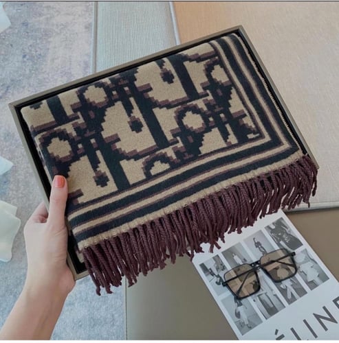 سكارف ديور فخم بني مع ترابي