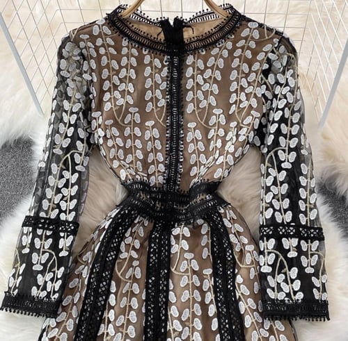 فستان فخم دانتيل