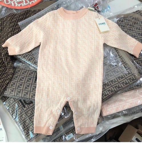 طقم فيندي كامل صوف ناعم