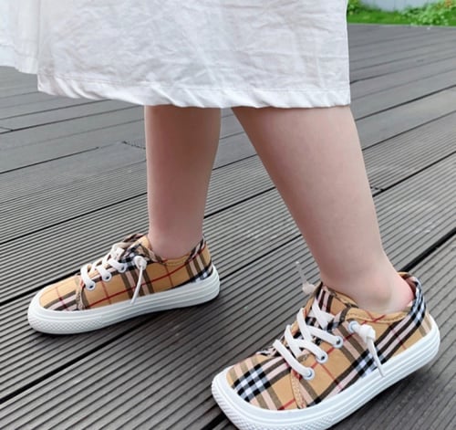 جزم بيربري للجنسين