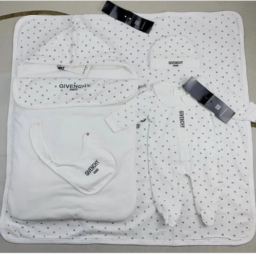 طقم جيفنشي كامل للجنسين