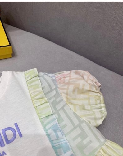 فستان فيندي انيق بألوان زاهية