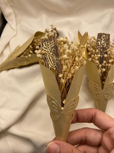 توزيعات (ميني باقه ورد جبسوفيليا + عود طبيعي )