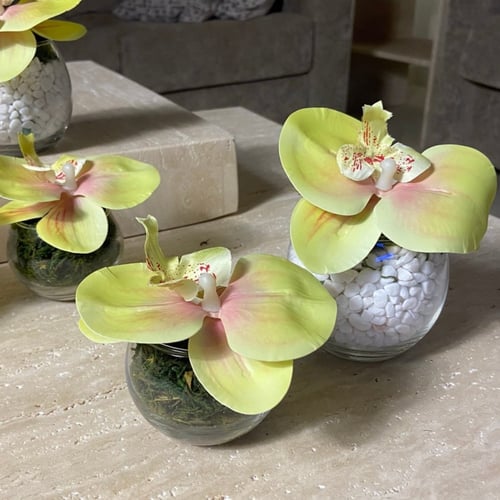 فازه ورد صناعي