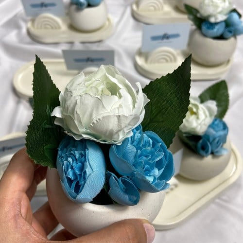 مزهرية مع تنسيق الورد