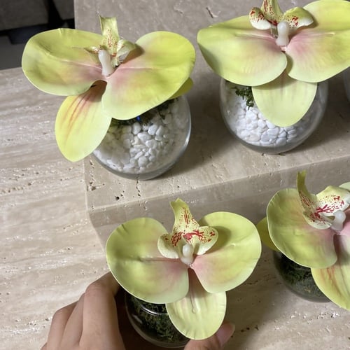 فازه ورد صناعي