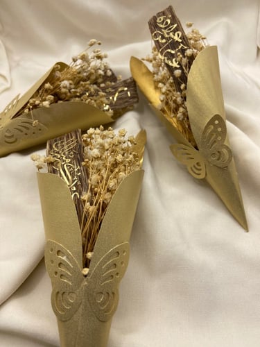 توزيعات (ميني باقه ورد جبسوفيليا + عود طبيعي )