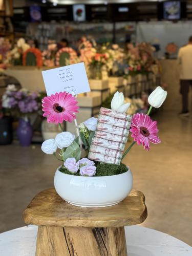 فازة الورد الصناعي مميزة