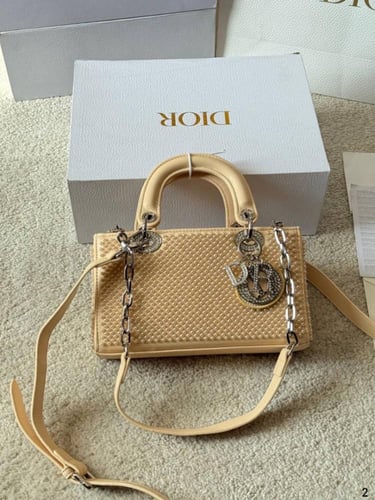 شنطة يد من ديور lady d-joy ماستر