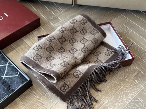 سكارف قوتشي دبل فيس ماستر