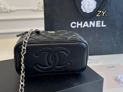 شنطة شانيل مع مسكة يد ماستر