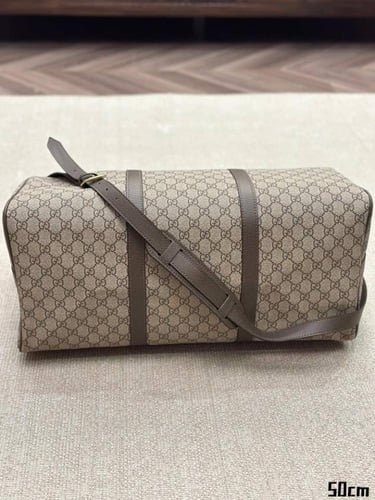 شنطة ملابس قوتشي ماستر