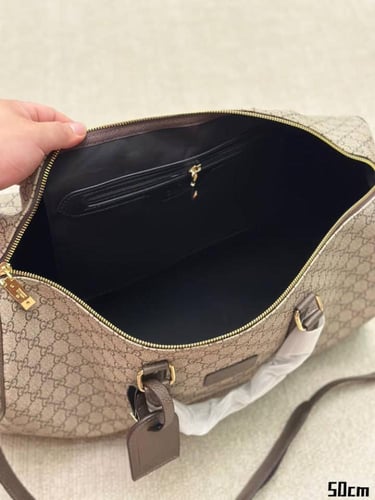 شنطة ملابس قوتشي ماستر