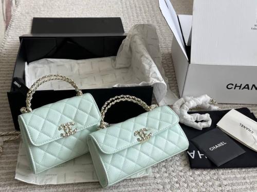 شنطة يد من شانيل ماستر بحجمين