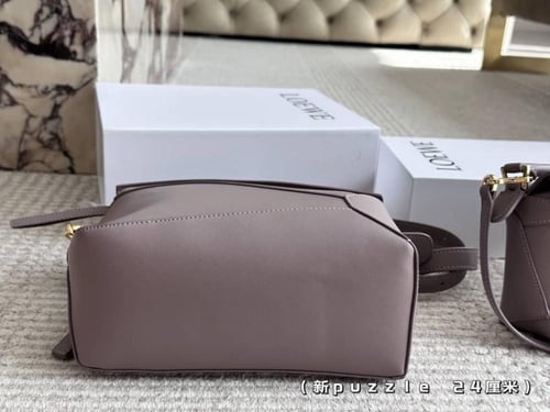 شنطة يد لويفي ماستر