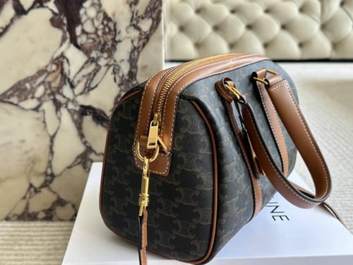 شنطة يد من سيلين ماستر